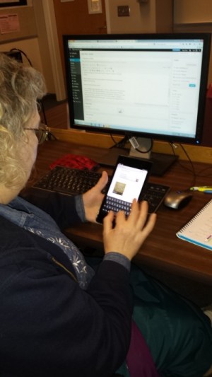 Student works on Samsung Note in class.